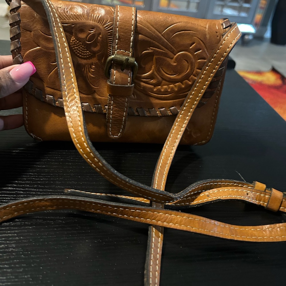 Patricia Nash Brown Leather Embossed Bag - Picture 2 of 3